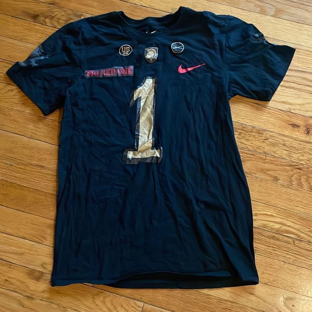 Nike T-Shirt Size Small